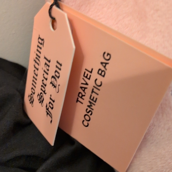 Juicy Couture Blush Pink Cosmetic Bag with Gold Accents - Picture 3 of 11